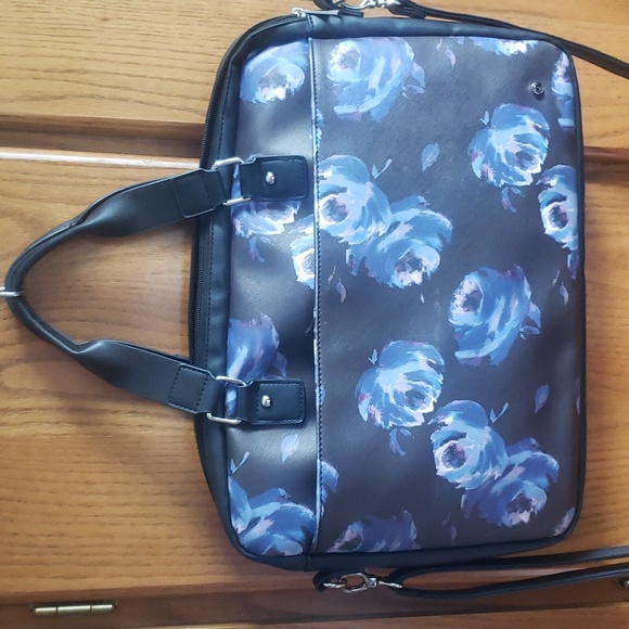 Laptop Case - Picture 2 of 8